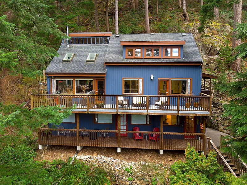 1308 Hillcrest Road, Bowen Island BC V0N 1G1
