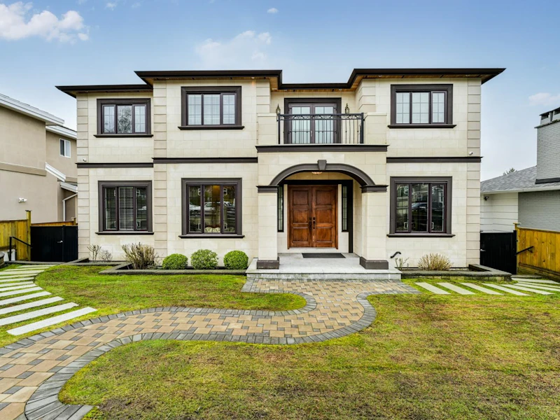 6470 Buchanan Street, Burnaby BC V5B 2S7