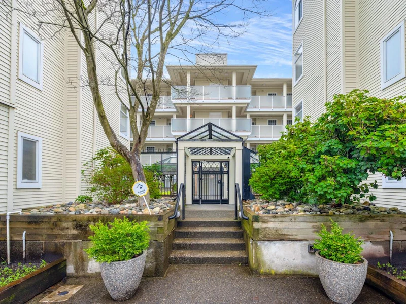 103 - 7620 Columbia Street, Vancouver BC V5X 4S8
