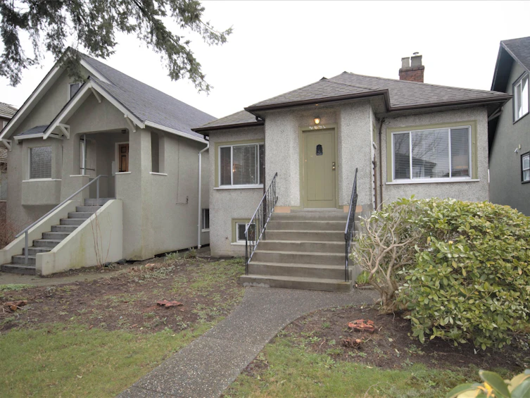 2831 Pandora Street, Vancouver, BC, V5K 1W3
