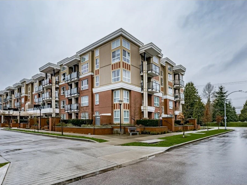 303 - 10688 140th Street, Surrey BC