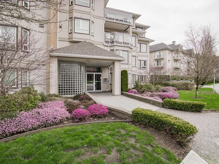 317-8142 120a Street, Surrey, BC, V3W 0N1