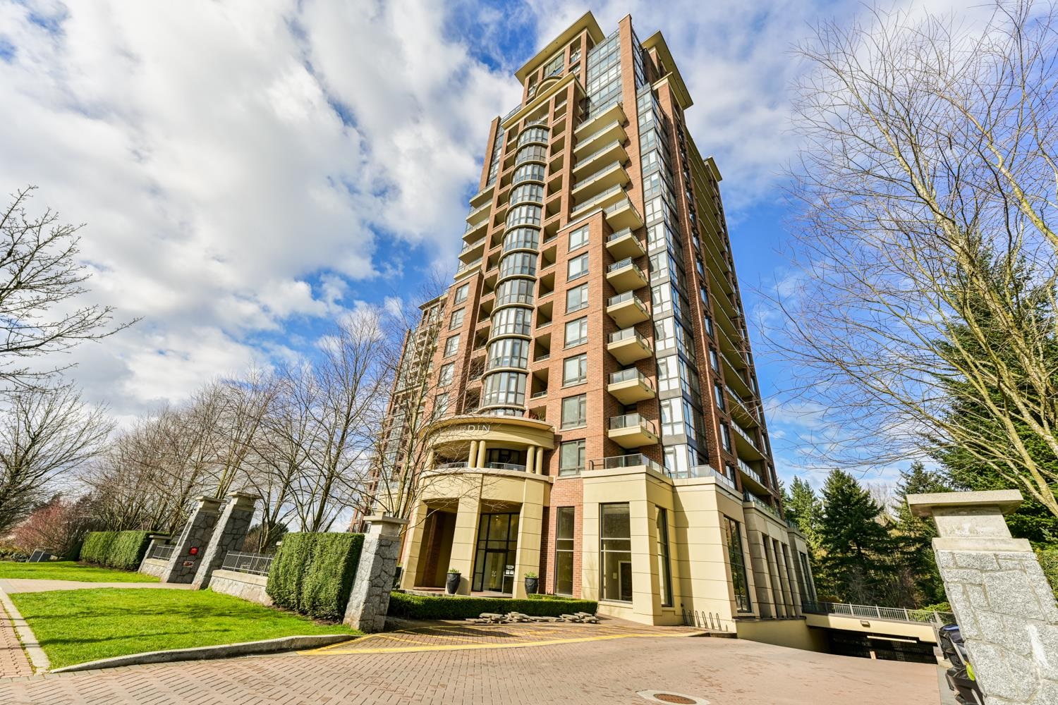 2001-6833 Station Hill Drive, Burnaby, BC, V3N 5E1