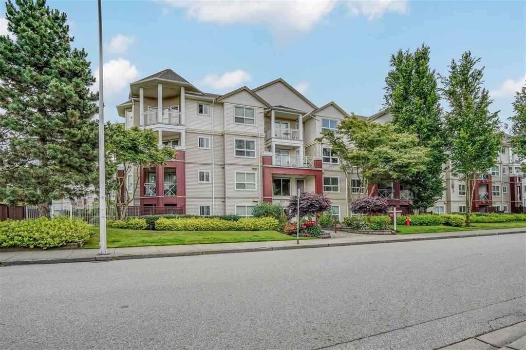 320-8068 120a Street, Surrey, BC, V3W 3P3