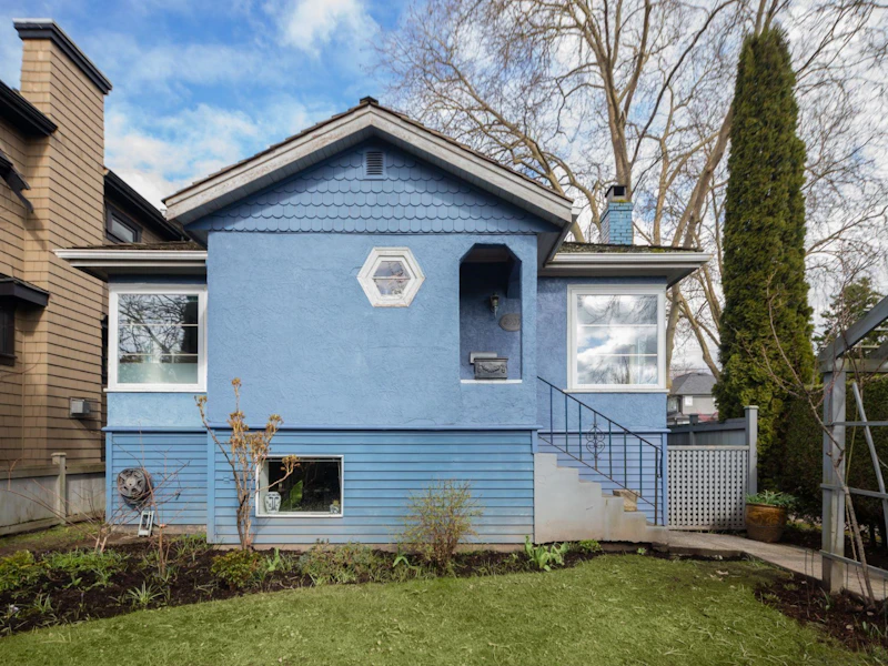 2907 W 16th Avenue, Vancouver BC V6K 3C7