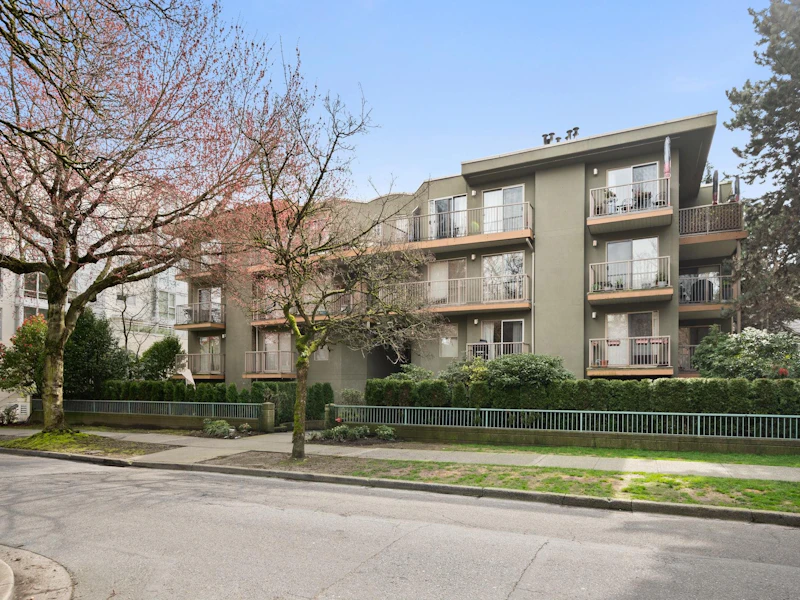 209 - 1820 W 3rd Avenue, Vancouver BC V6J 1K8