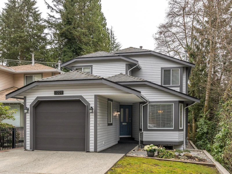 1009 Canyon Boulevard, North Vancouver BC V7R 2K2