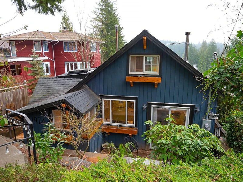 1974 Cliffwood Road, North Vancouver BC V7G 1S2