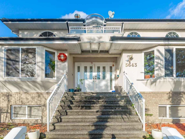 5643 Patrick Street, Burnaby, BC, V5J 3B4