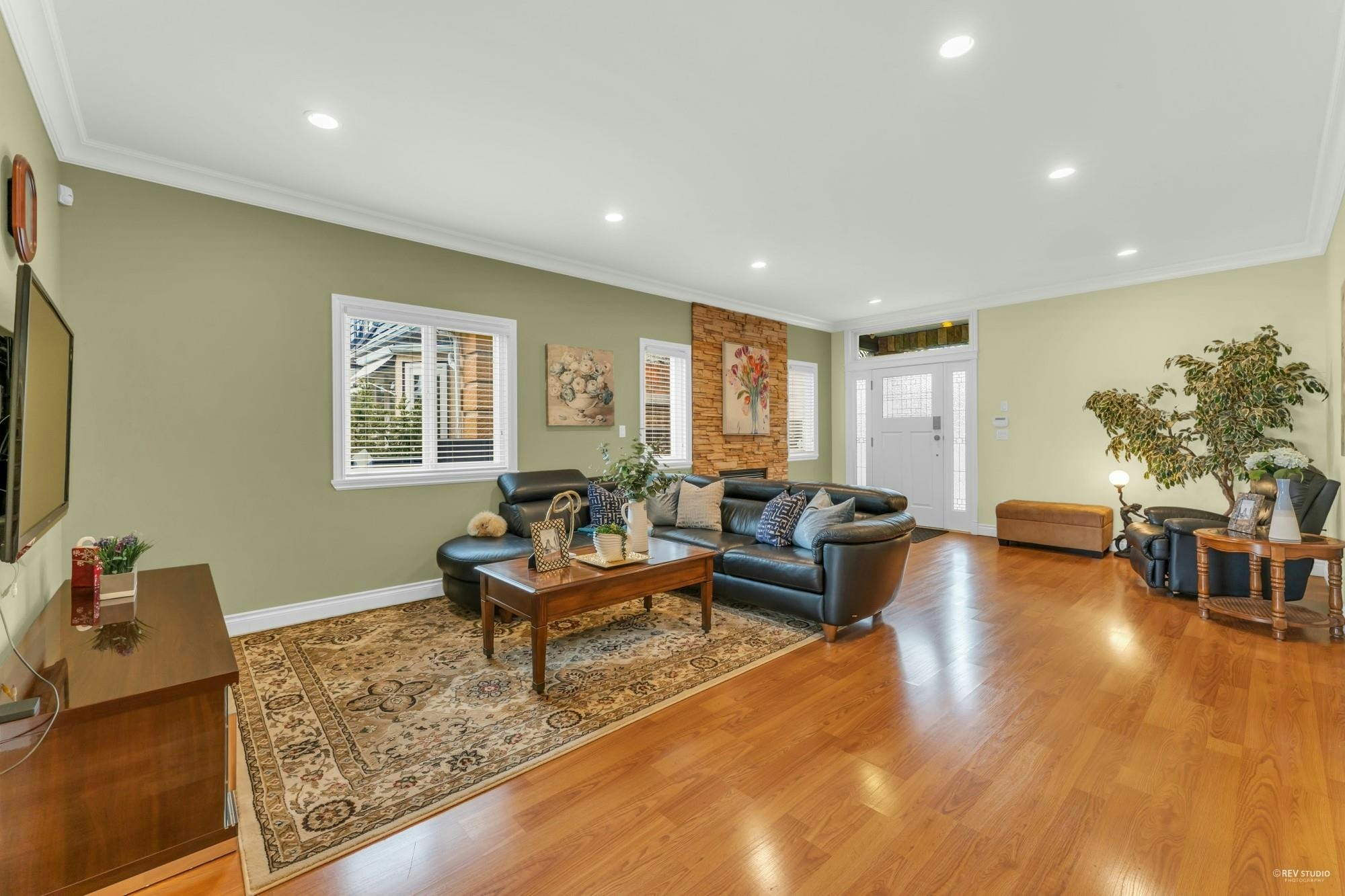 5910 Mckee Street, Burnaby, BC, V5J 2V5