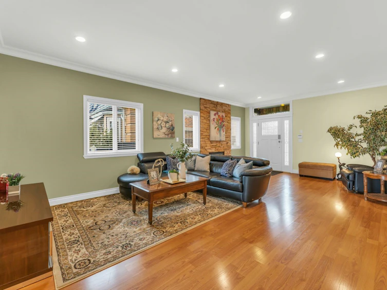 5910 Mckee Street, Burnaby, BC, V5J 2V5