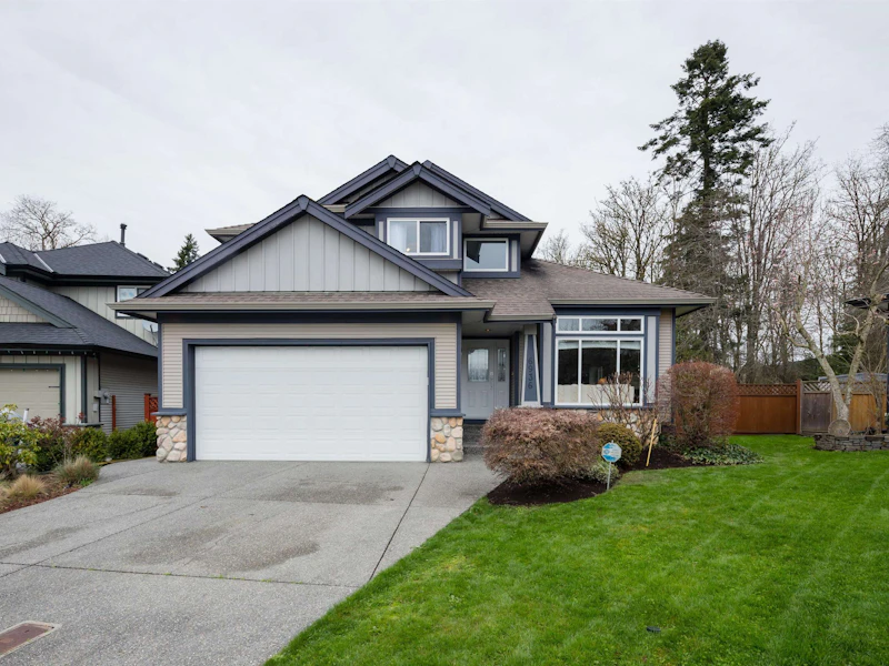 6936 182a Street, Surrey BC V3S 9H4