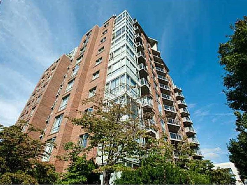 702 - 1575 W 10th Avenue, Vancouver BC V6J 5L1