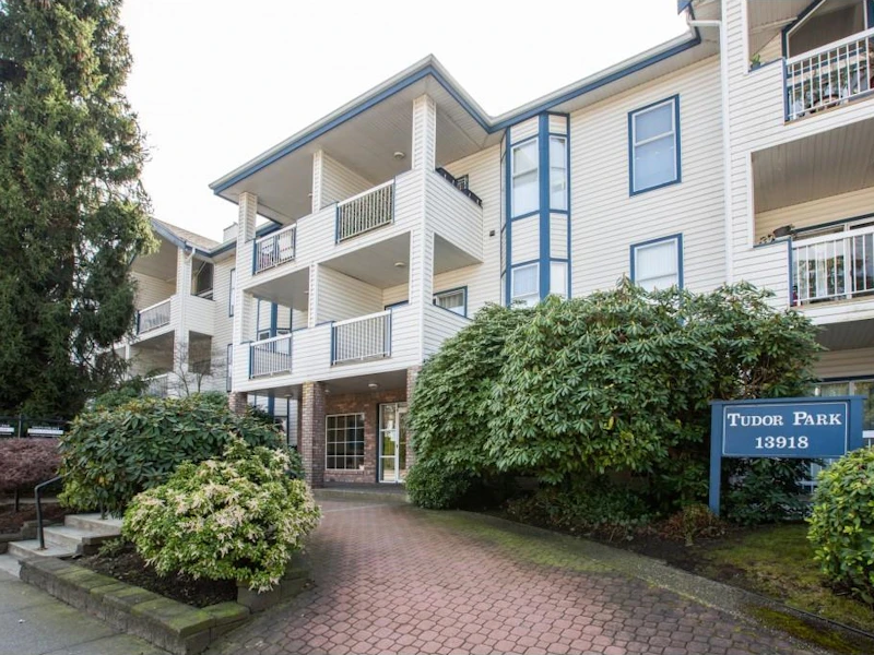 216 - 13918 72nd Avenue, Surrey BC V3W 0T4