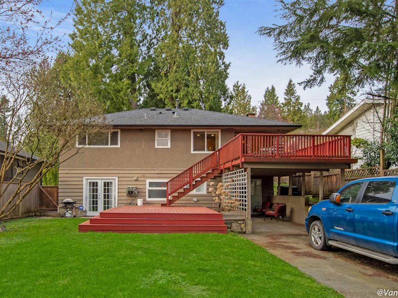 589 W Kings Road, North Vancouver BC V7N 2M5