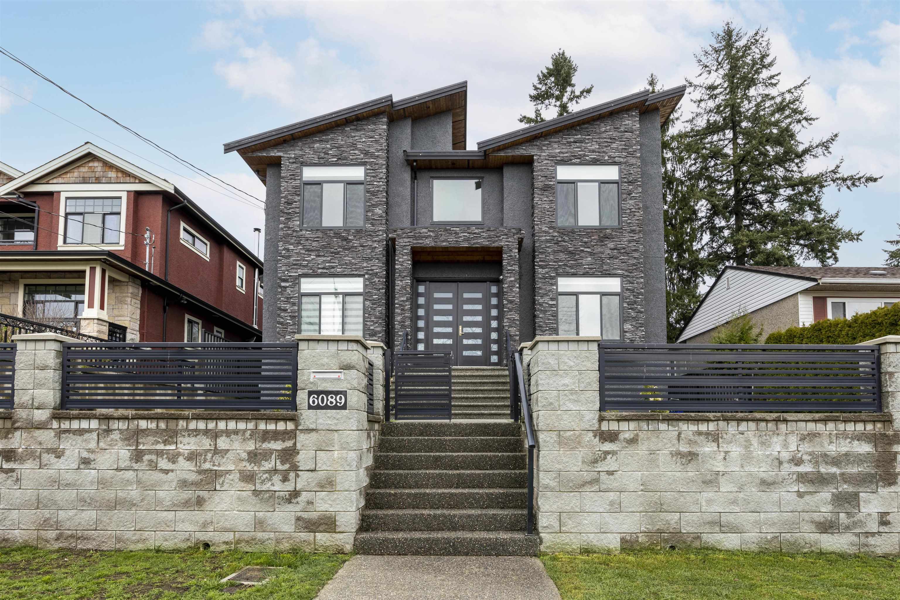 6089 Carson Street, Burnaby, BC, V5J 2Z8