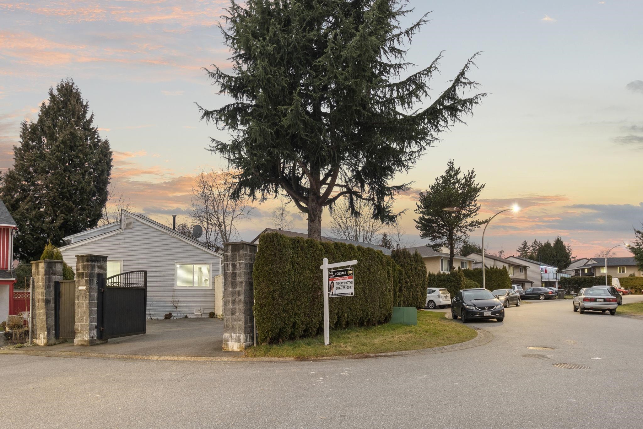 12958 72a Avenue, Surrey, BC, V3W 6Z2