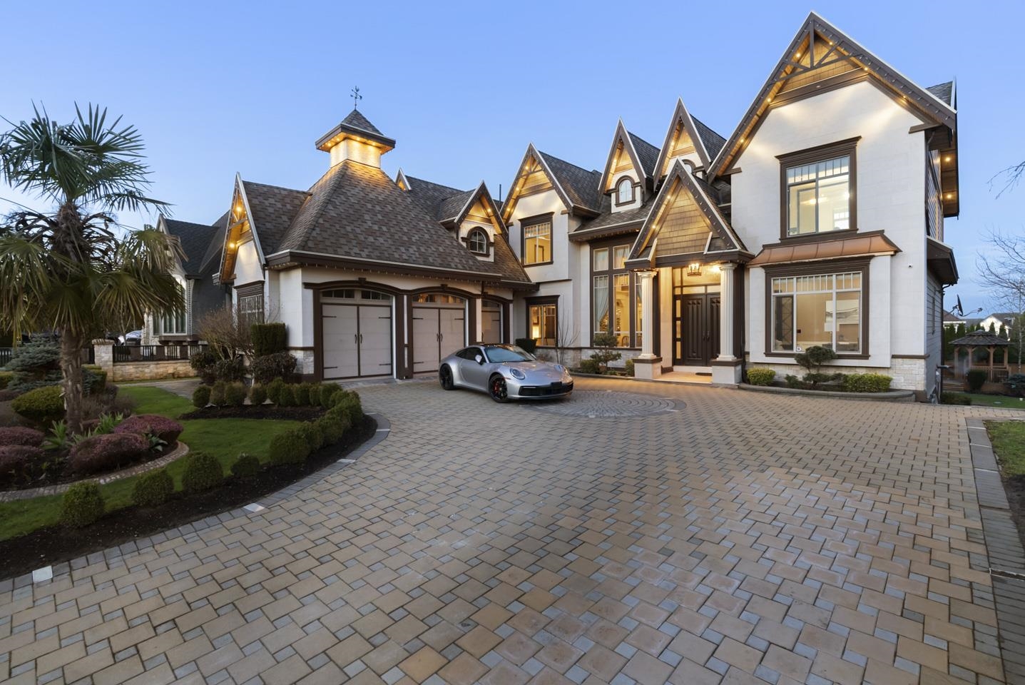 8262 170a Street, Surrey, BC, V4N 6J4