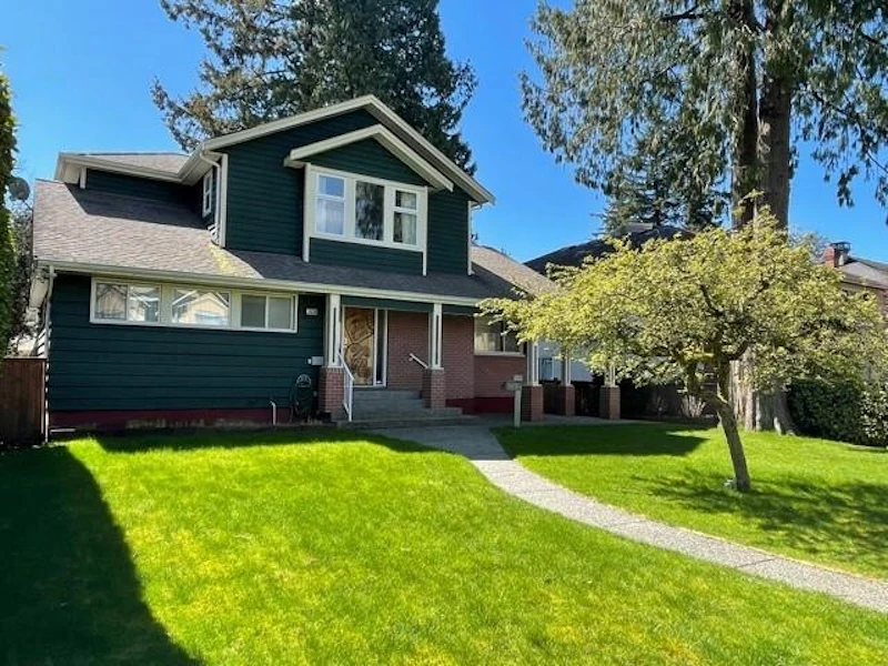 2426 W 34th Avenue, Vancouver BC V6M 1G7
