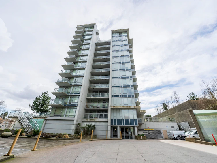 601-8288 Lansdowne Road, Richmond, BC, V6X 0B3