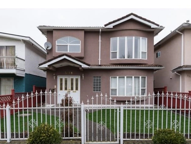 3271 Venables Street, Vancouver, BC, V5K 2S5