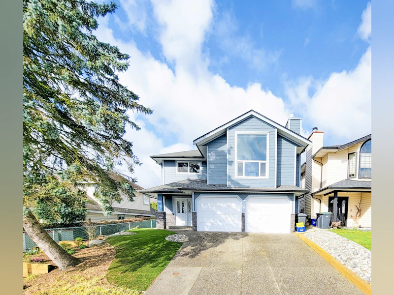2763 Westlake Drive, Coquitlam BC V3C 5J8