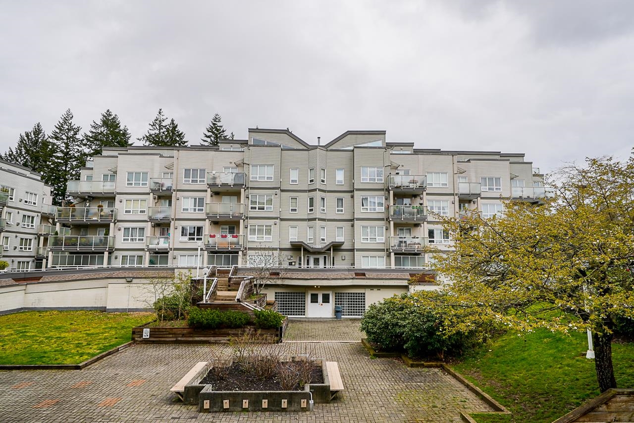 301-14399 103 Avenue, Surrey, BC, V3T 5V5