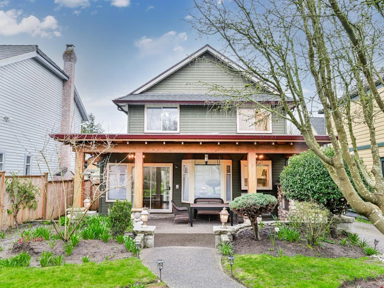 311 Liverpool Street, New Westminster, BC, V3L 1K4