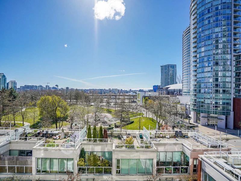 601 - 550 Taylor Street, Vancouver BC V6B 1R1