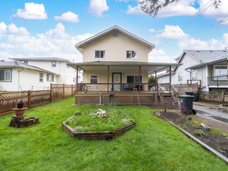 245 Dawe Street, New Westminster, BC, V3M 5N1