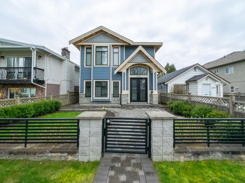 6843 Salisbury Avenue, Burnaby BC V5E 2Z4