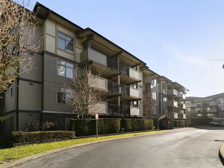 302-10092 148 Street, Surrey, BC, V3R 4G7