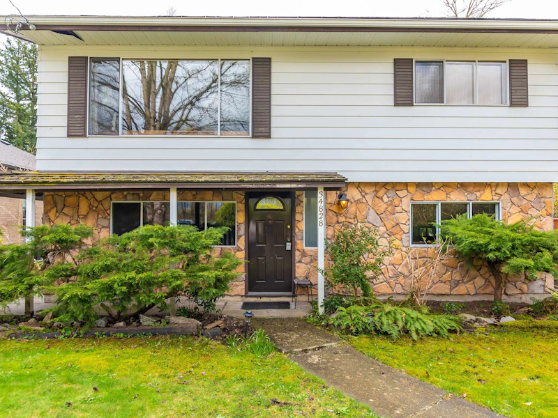 34828 Clayburn Road, Abbotsford BC V2S 7Y9