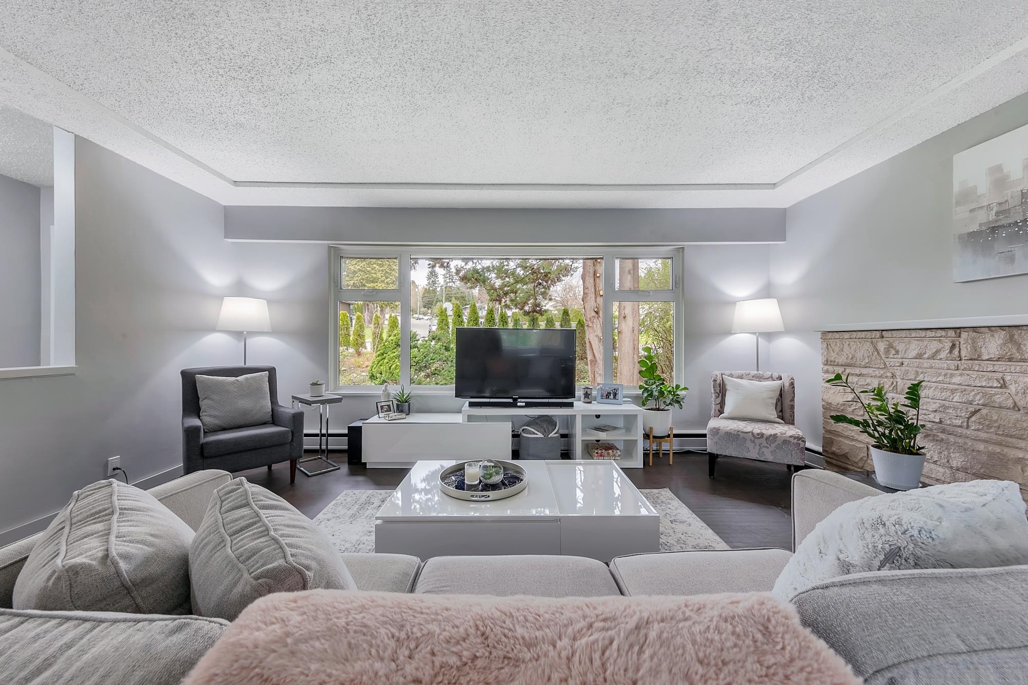 6478 Broadway, Burnaby, BC, V5B 2Y2