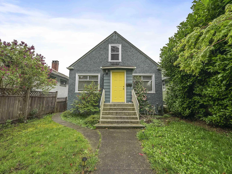 3904 Pender Street, Burnaby BC V5C 2L6