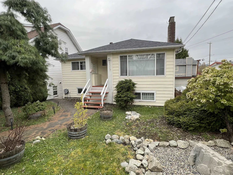 4509 Moss Street, Vancouver, BC, V5R 3S9