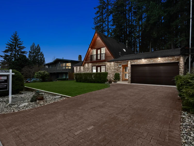 2752 Byron Road, North Vancouver BC V7H 1M2
