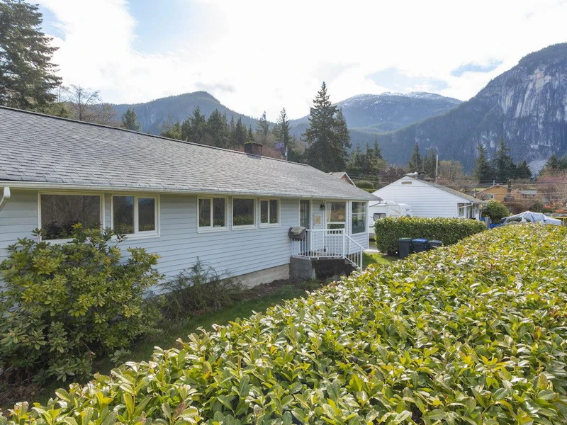 38200 Hospital Place, Squamish BC