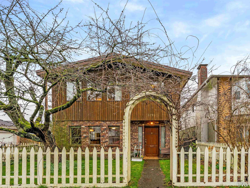 6289 Kirkland Street, Vancouver BC V5S 3P8