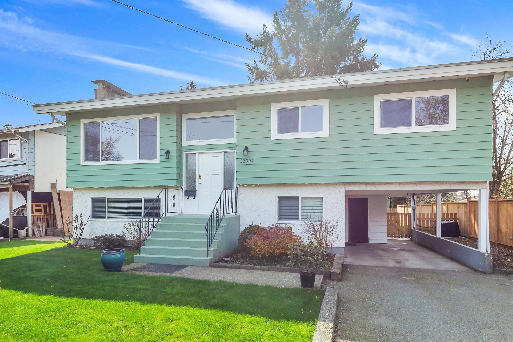 32094 Hillcrest Avenue, Mission, BC, V2V 1L2