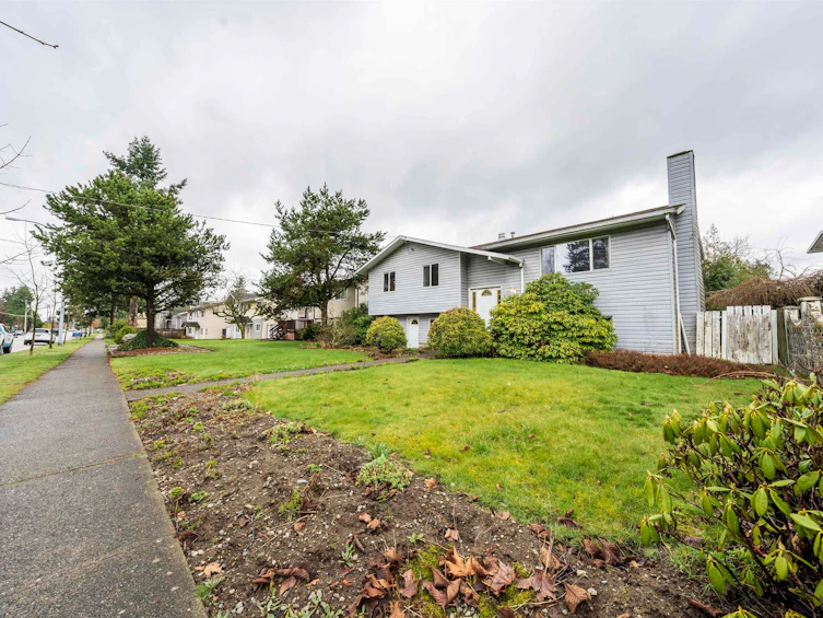 9387 128 Street, Surrey, BC, V3V 5N3