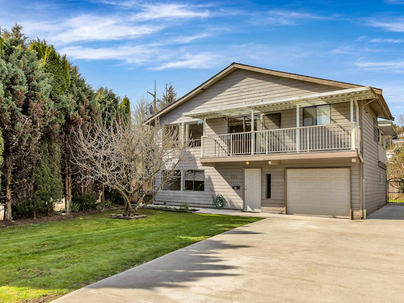 824 Herrmann Street, Coquitlam BC V3C 4P3