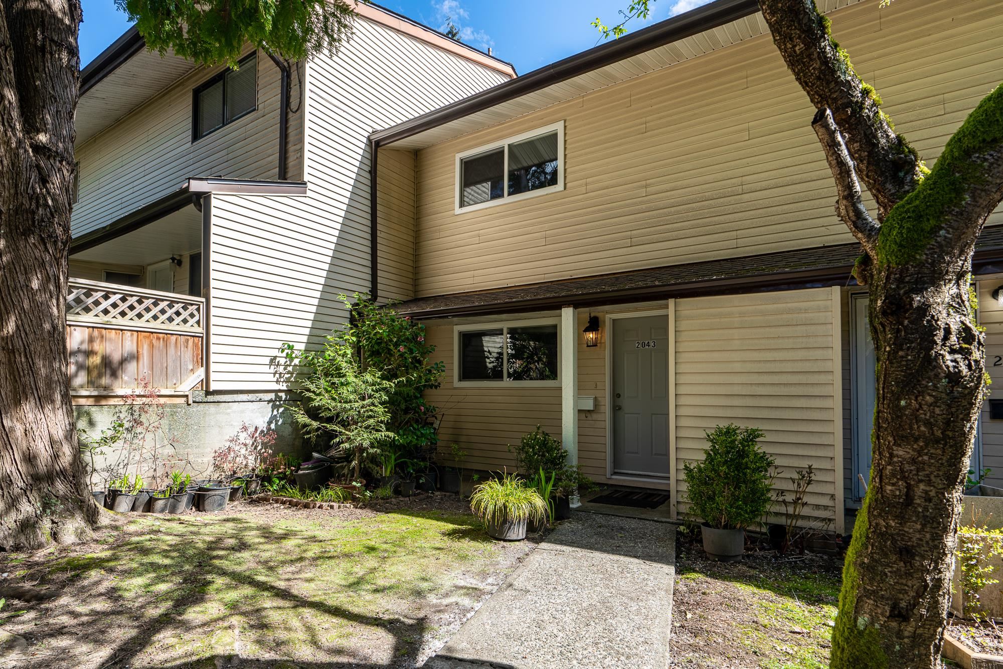 2043 Holdom Avenue, Burnaby, BC, V5B 3W5