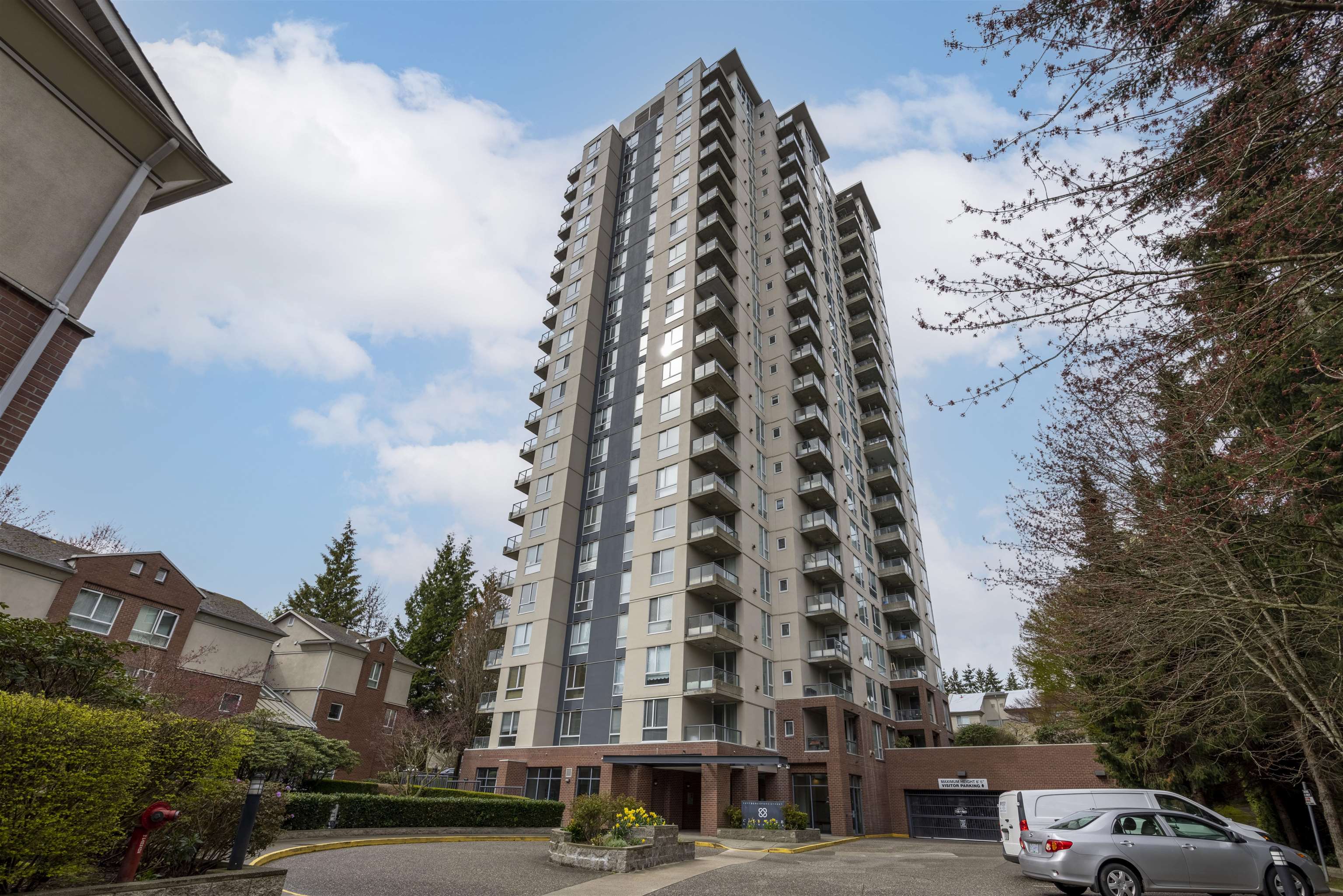 PH9-7077 Beresford Street, Burnaby, BC, V5E 4J5