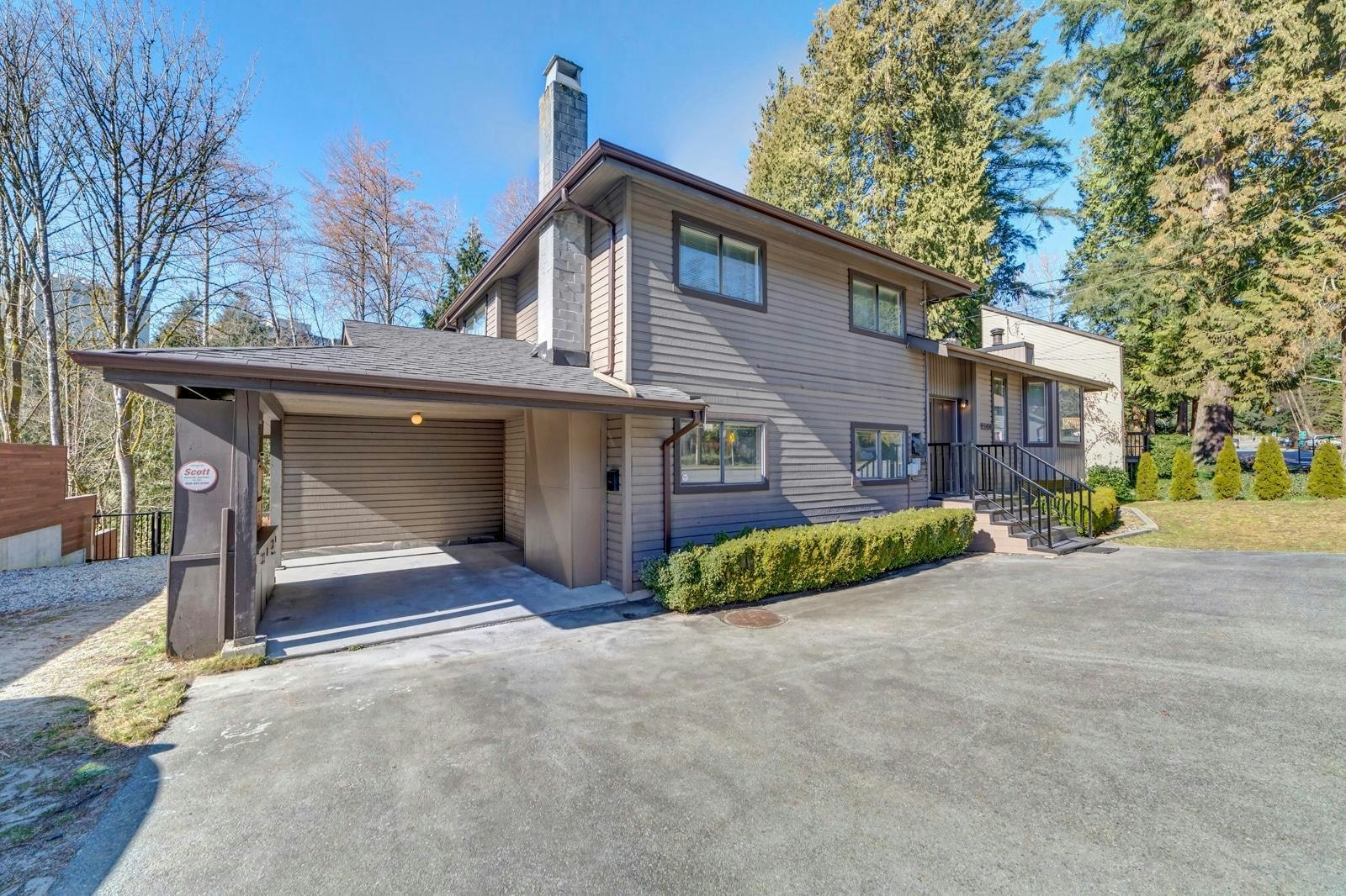 2189 Capilano Road, North Vancouver, BC, V7P 3C1