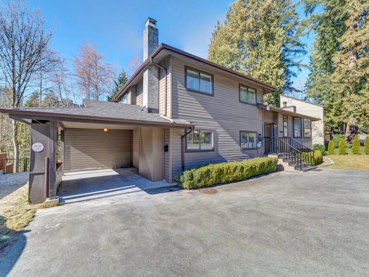 2189 Capilano Road, North Vancouver, BC, V7P 3C1