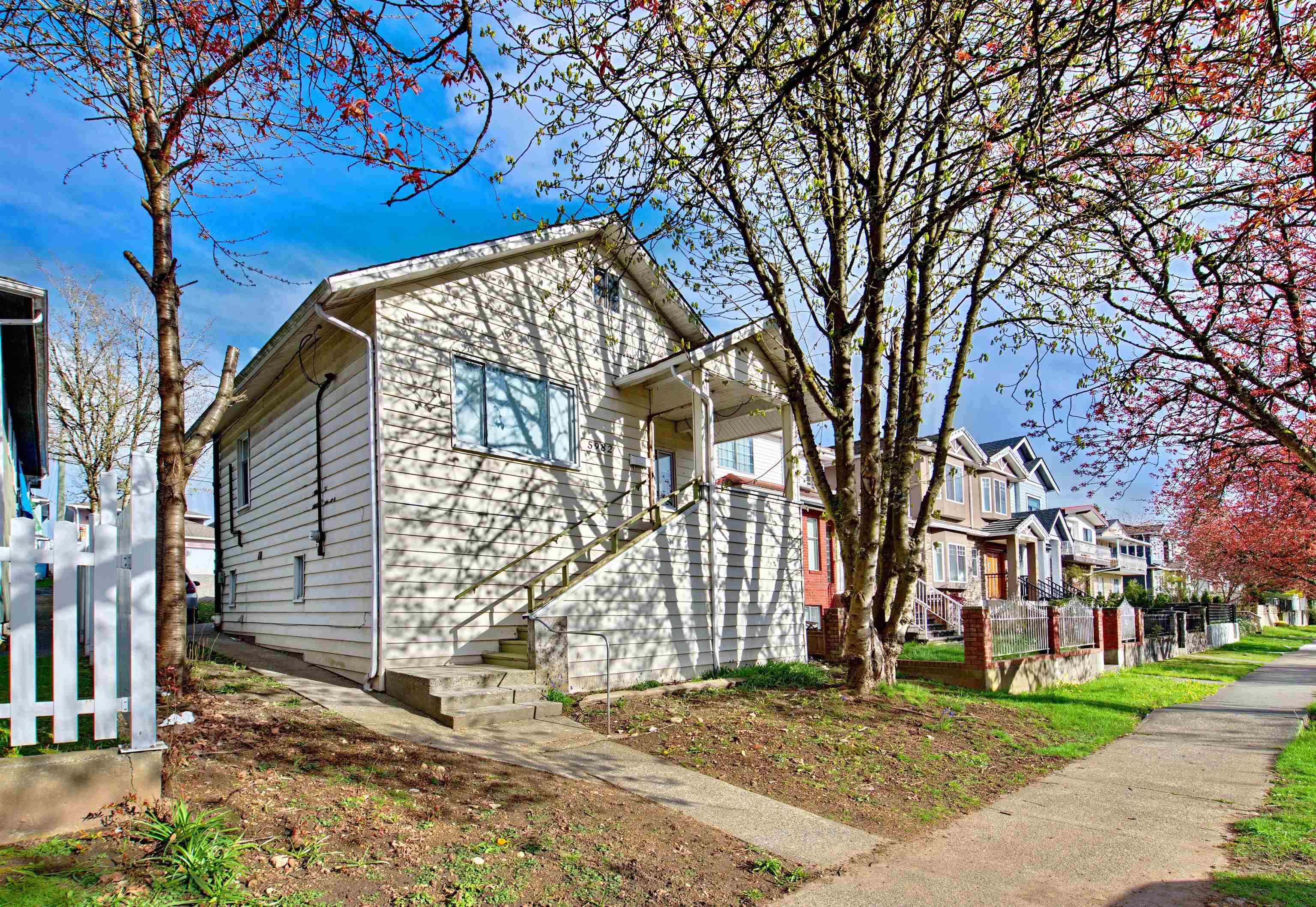5982 Dumfries Street, Vancouver, BC, V5P 3A9