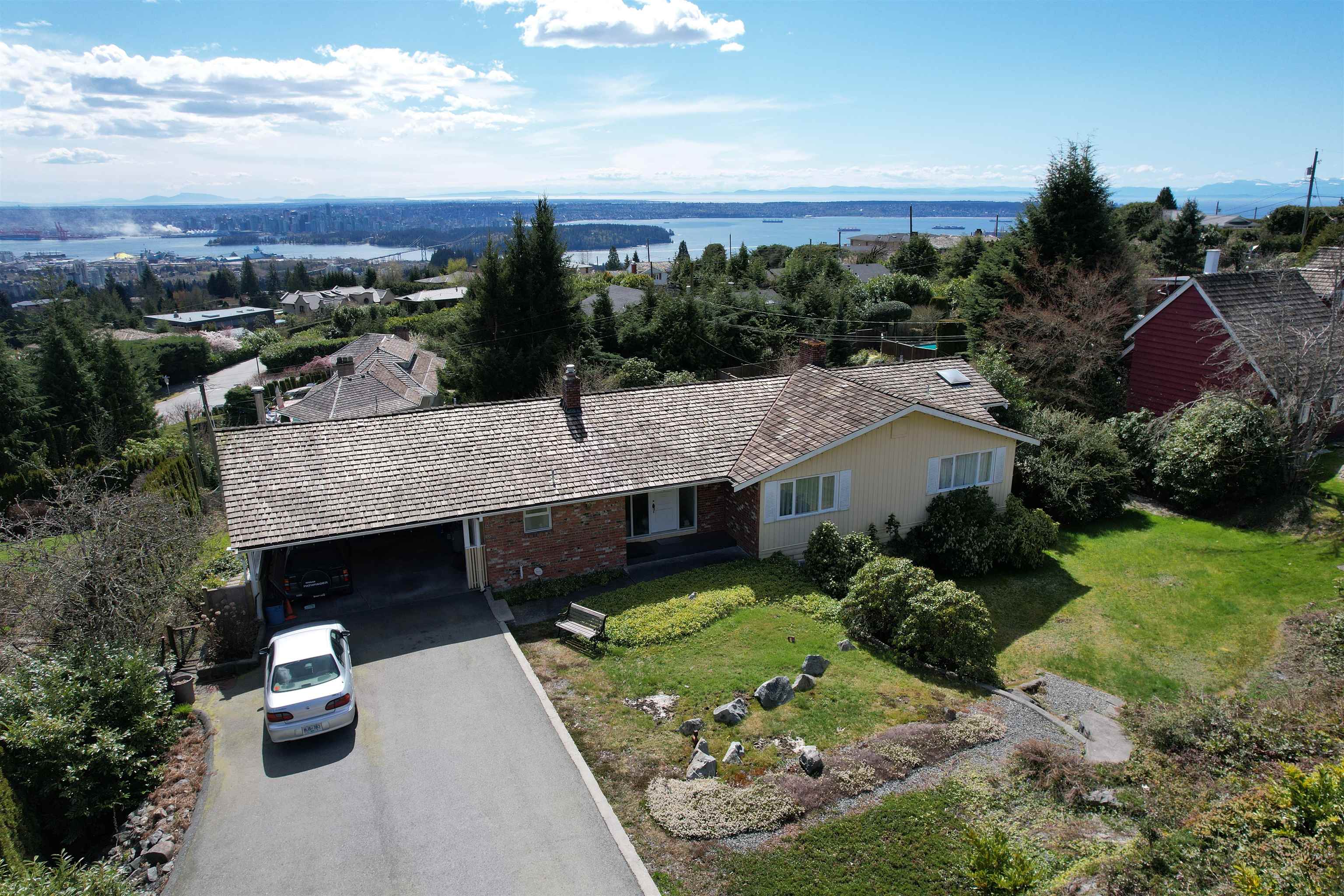 1106 Gilston Road, West Vancouver, BC, V7S 2E8