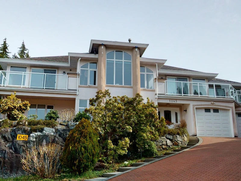 1045 Glacier View Place, Squamish BC V8B 0G1