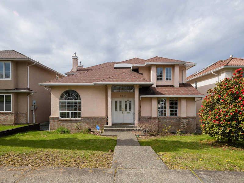 8831 15th Avenue, Burnaby BC V3N 1Y4